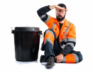 5 دلیل بوی بد خودرو و نحوه از بین بردن آن 3 garbage-man-making-smelling-bad-gesture