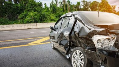 در تصادف اگر مقصر فرار کرد؛ چطور خسارت بگیریم؟