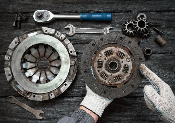 سفت شدن کلاچ در خودروهای سیمی