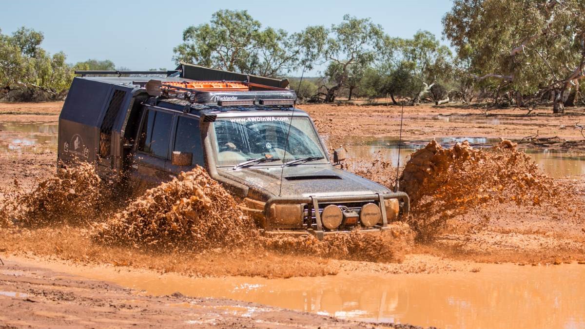  موقع گیر کردن خودرو در شن و ماسه و گل چه کنیم؟