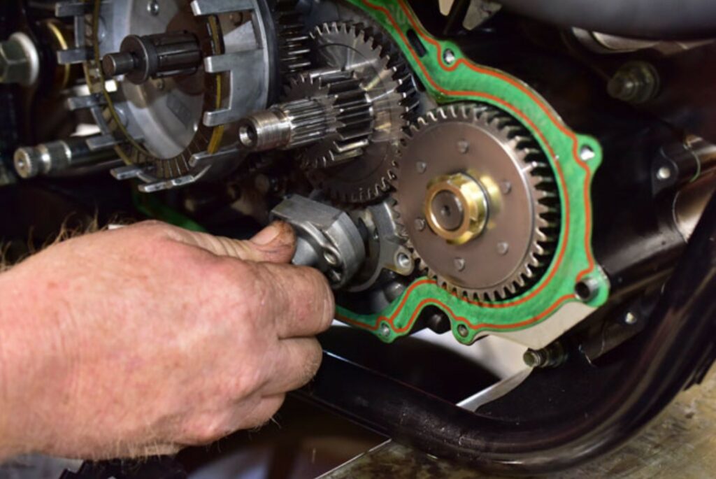 علائم خرابی پمپ روغن موتور سیکلت